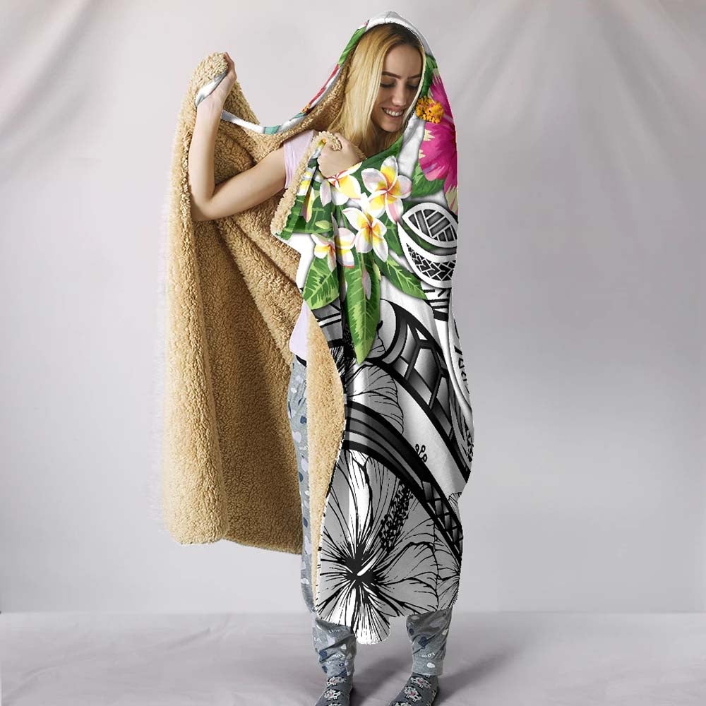 Polynesian Samoa Hooded Blanket - Summer Plumeria (White)