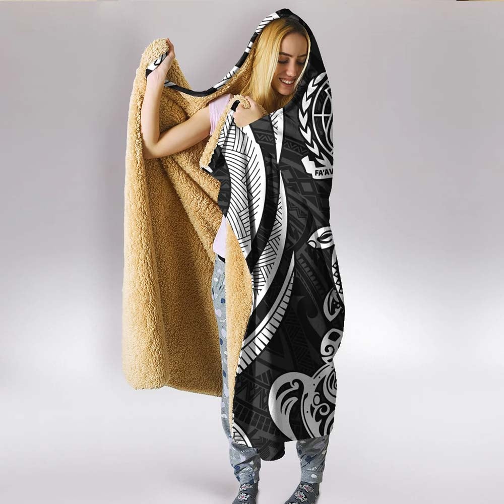 Samoa Hooded Blanket - White Tentacle Turtle-Myprintsy