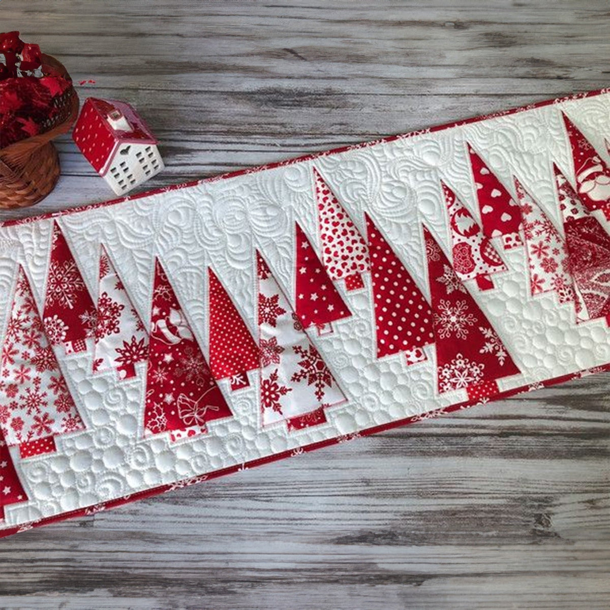 Snowy Eve Quilted Table Runner VTQ-Myprintsy
