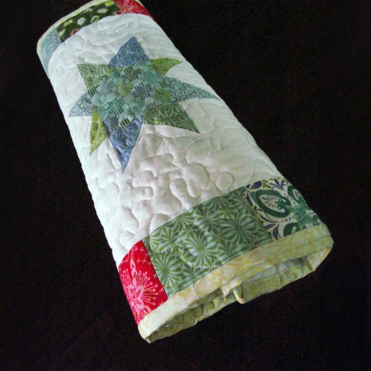 Winterfest Quilted Table Runner VTQ-Myprintsy