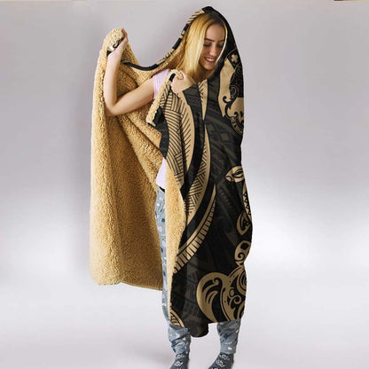 Tonga Hooded Blanket - Gold Tentacle Turtle