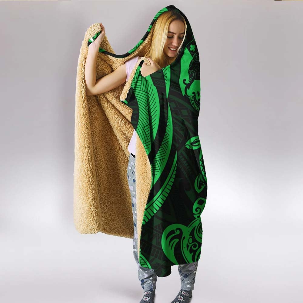 Tonga Hooded Blanket - Green Tentacle Turtle